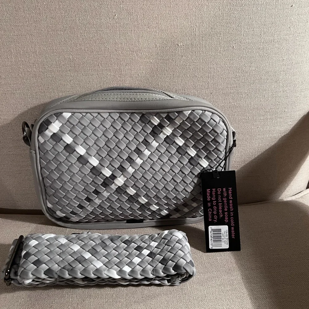 HAUTE SHORE Silver and Gray Woven Crossbody Bag - Picture 3 of 3